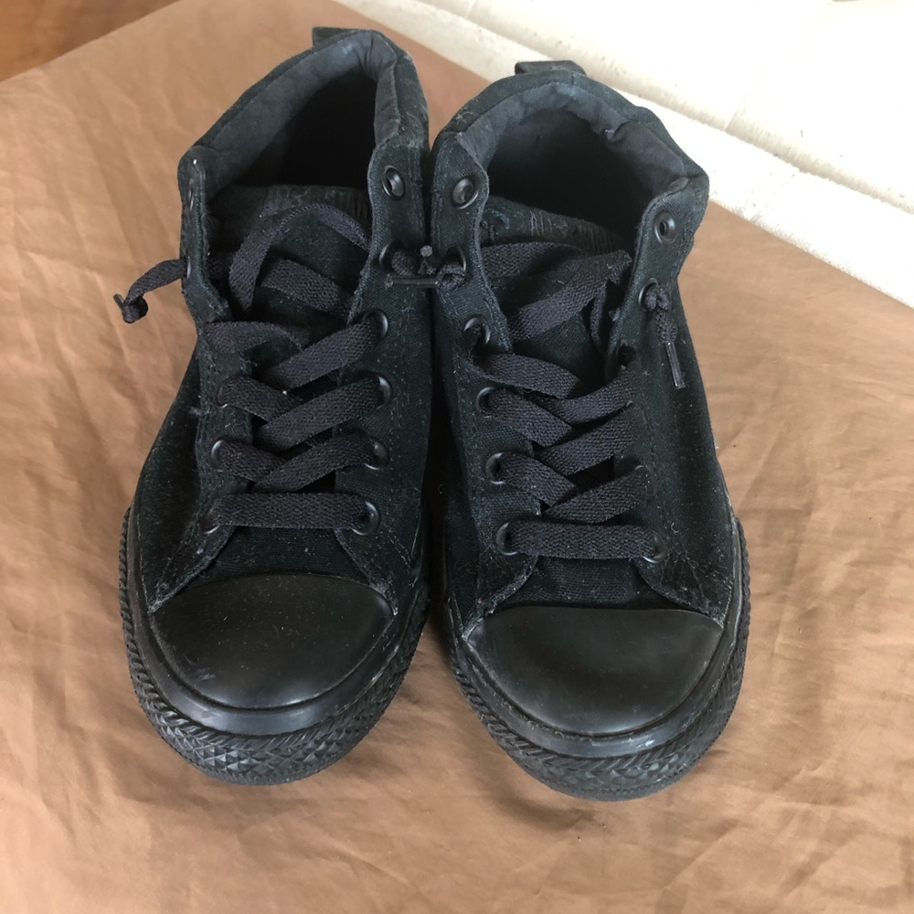 Converse - Picture 2 of 3